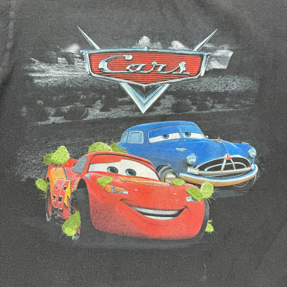 Vintage Y2K Disney Pixar Cars Lightning McQueen Doc Hudson Movie Shirt Medium - Image 2 of 4