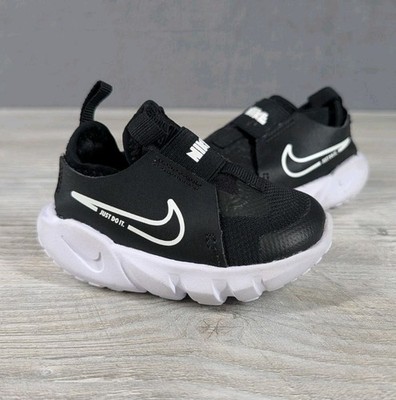 Nike Flex Runner 2 Toddler Size 4C Black White Slip On Running Shoes Lightweight