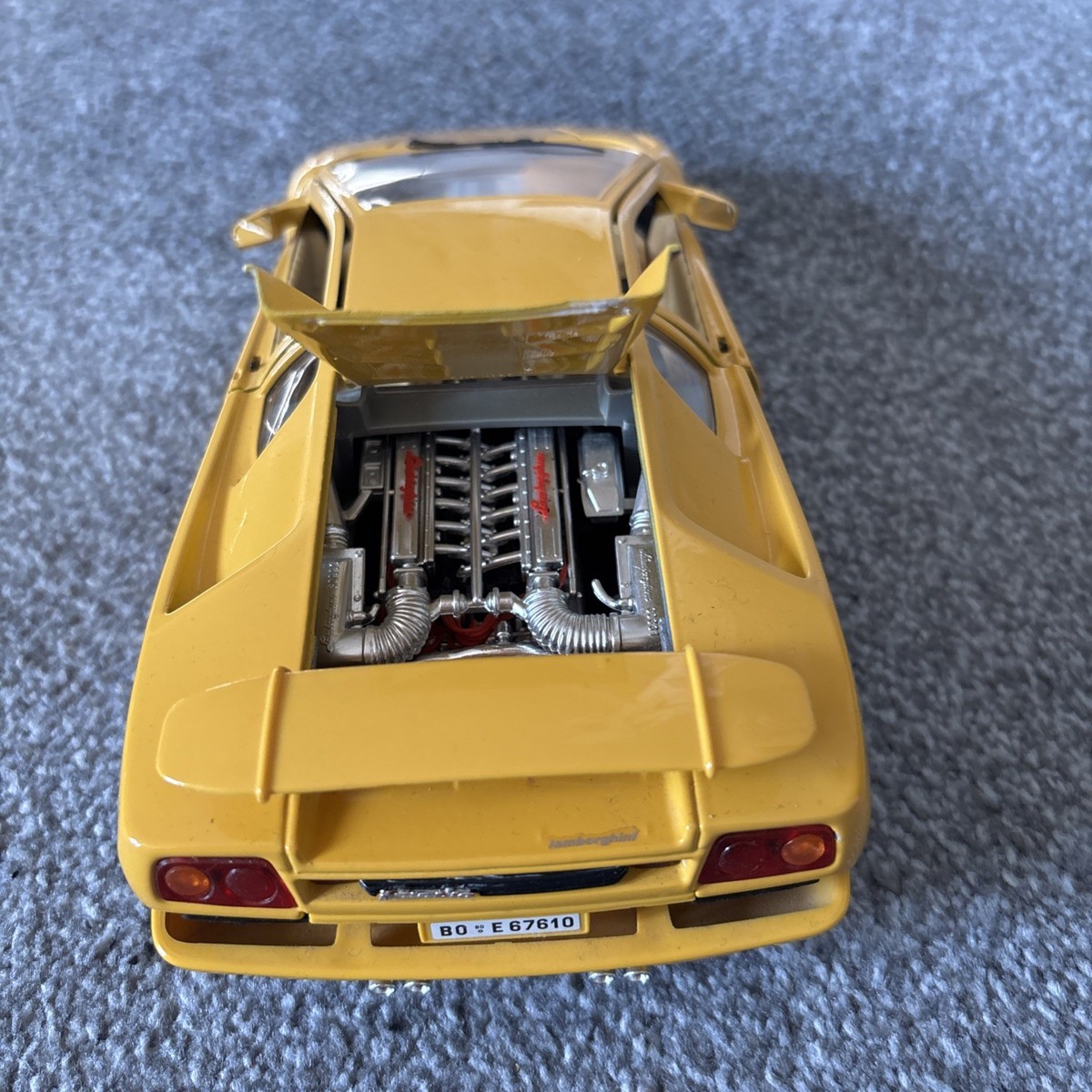 ミニカー Bburago Lamborghini Diablo 1990 1/18 Bburago 1:18 Lamborghini Diablo 1990 Diecast Model CarYellow | eBay UK