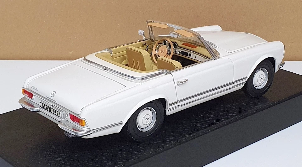 Anson 1/18 Scale Diecast 30389 - Mercedes Benz 280 SL - White - Image 2 of 4