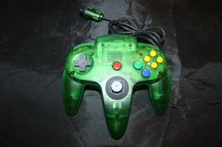Mando Nintendo N64 Verde NUS 005 OEM con buen palo