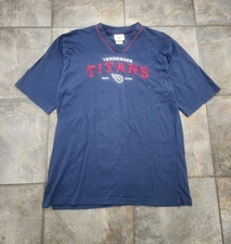 Vintage Y2K NFL Men's Large Tennessee Titans APC Embroidered Football T Shirt