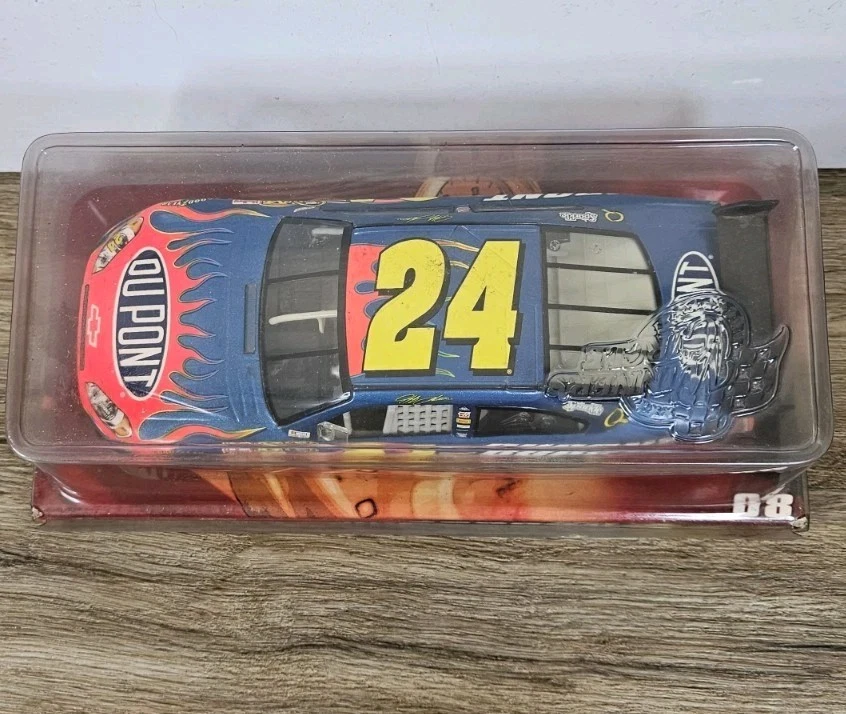 Литой гоночный автомобиль NASCAR Winner Circle Jeff Gordon Dupont Pepsi 1:24 2008 - Изображение 2 из 4