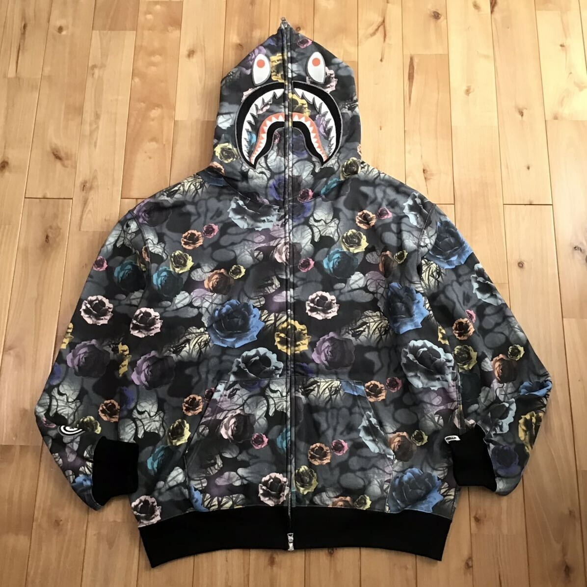 BAPE FLORAL camo shark full zip hoodie A Bathing Ape Size L BAPE FLORAL camo shark full zip hoodie A Bathing Ape Size L