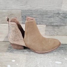 Diba True Stop By Womens Booties Boot 9 Camel Beige Suede Almond Toe Side Slits