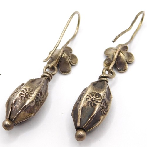 ARTISANAL STERLING SILVER ARTS & CRAFTS SUNBURST EARRINGS - Picture 4 of 5