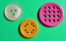  3 NEW 1/2"-5/8" 3-8- 16-HOLE PLASTIC NOVELTY STITCHERY CRAFT BUTTONS-Y212
