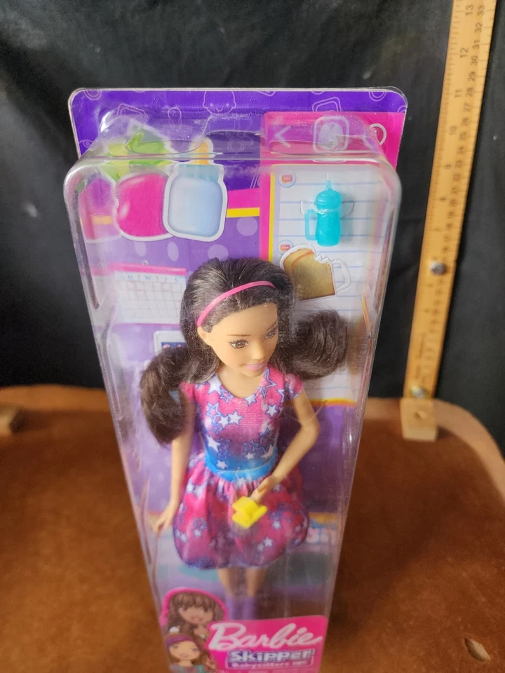 2018 芭比船长保姆青少年黑发女孩娃娃 FXG93 星形连衣裙未拆封 — 第 2/4 张图片