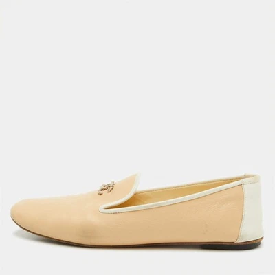 Pantoufles à fumer en cuir blanc cassé beige Chanel CC taille 40,5 - Photo 1/4