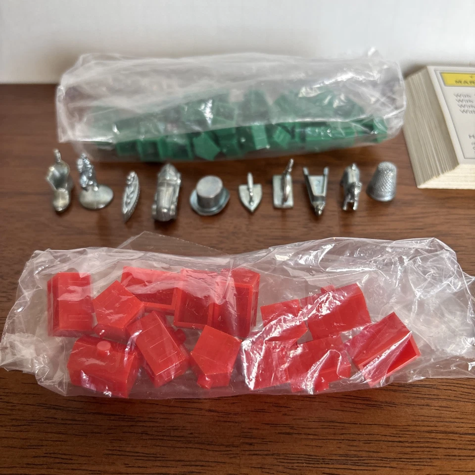 Piezas de repuesto Monopoly (32) casas (12) hoteles (10) fichas + todas las propiedades Foto 2 de 4