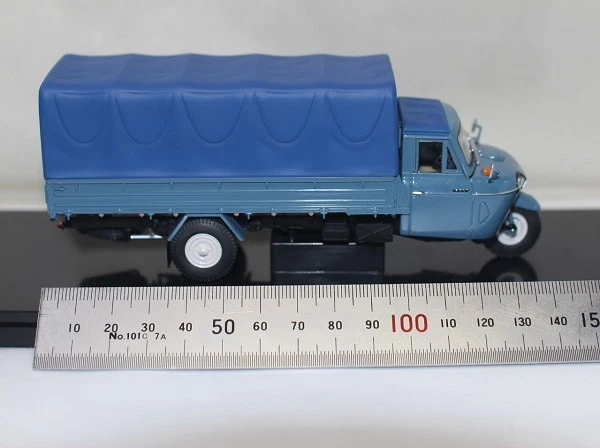 Caminhão de 3 rodas EBBRO 140mm 1/43 Mazda T2000 com topo de lona 1962 azul - Imagem 4 de 4