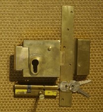 Banham Rim Nightlatch Front Door Lock With Euro Cylinder & 3 Keys to BS3621 