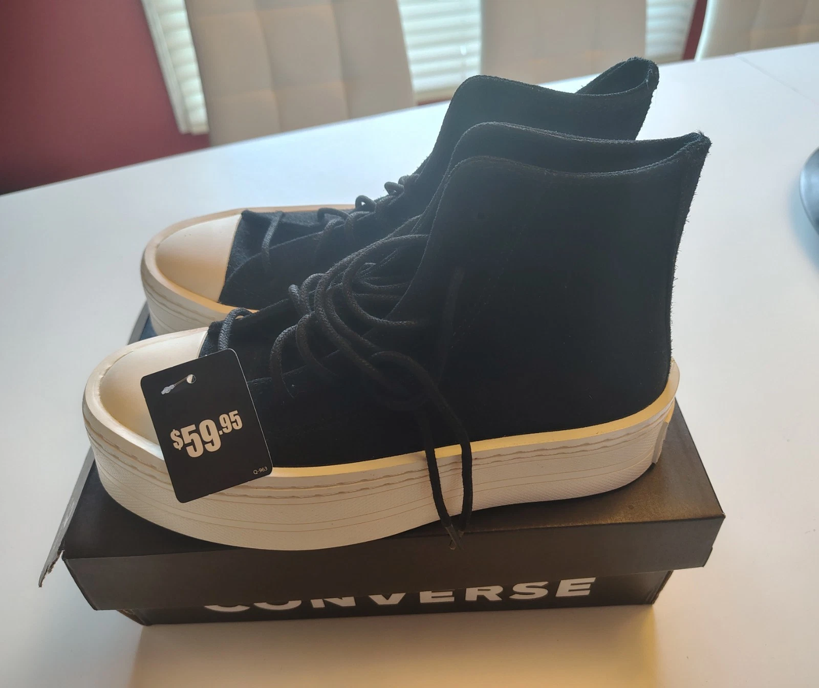 Converse Chuck Taylor All Star Modern Lift Mono scamosciate taglia 6 W