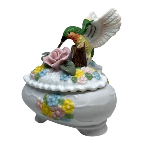 Vintage Ceramic Bisque Heart Trinket Box 3D Hummingbird & Flowers Roses Floral - Picture 4 of 8
