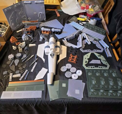 BATTLESTAR Galactica Studio Scale Ultimate Viper Mk 1 W Hanger And Launch Rail - Picture 2 of 12