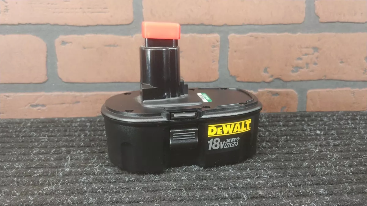 OEM Dewalt DW9096 18V XR NiCd Battery Pack NEW