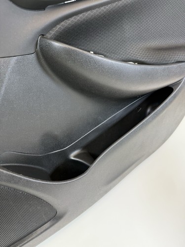 2016 - 2023 Chevrolet Malibu Front Right Passenger Door Trim Panel Black OEM - Foto 5 di 9