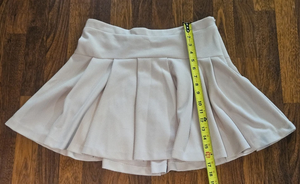 Falda BCBGeneration Plisada Rosa Humo Talla 12 Excelente Estado Foto 4 de 4