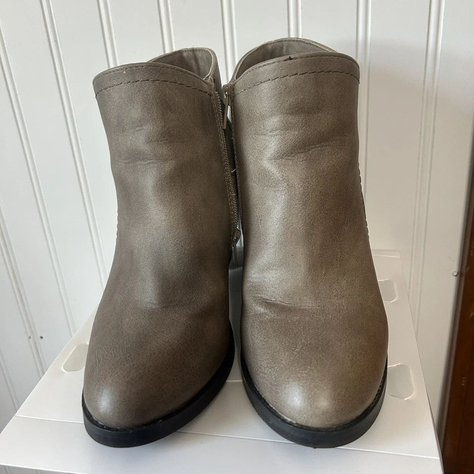 Womens Rampage Brown Suede Booties, Size 8 M - Image 3 of 4