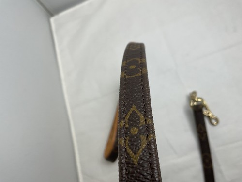 LOUIS VUITTON - Baxter MM LV Monogram Dog Leash - Picture 3 of 5