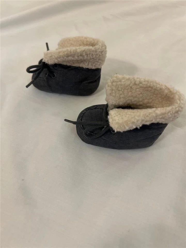 Botines para niño JANIE AND JACK gris pana piel sintética forrados sherpa talla 0 recién nacido Foto 2 de 4