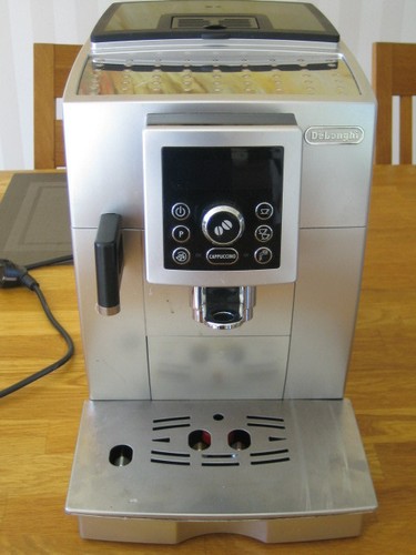 DeLonghi ECAM 23.450 Silber 14 Tassen Kaffeevollautomat