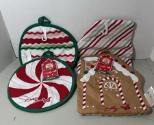 Lot 2025 HOLLY DOLLY PARTON CHRISTMAS Pot Holders-GINGERBREAD Peppermint Candy
