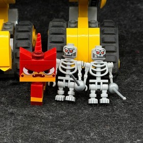 LEGO The LEGO Movie: Emmet's Construct-O-Mech 70814 w/ Minifigures