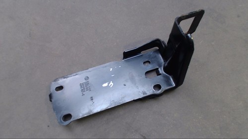 Halter Halterung Kühler Wasserkühler R 7117812 BMW 330xd DPF Touring Bj 2008 E90