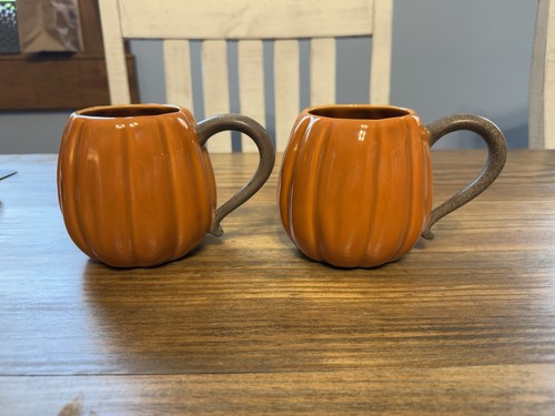 2 POTTERY BARN Becher in Kürbisform Tassen orange braun Herbst Halloween Ernte