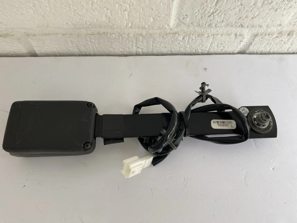 Nissan Sentra 2013-2019 hebilla de cinturón de seguridad delantero izquierdo fabricante original Foto 3 de 4