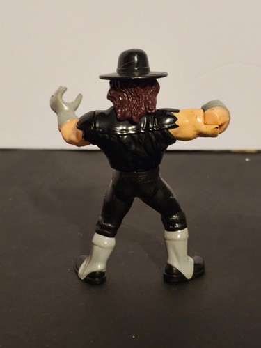 WWF Hasbro Undertaker Serie 8 Cartellino Rosso Barba Marrone Scuro 1993 - Foto 2 di 5