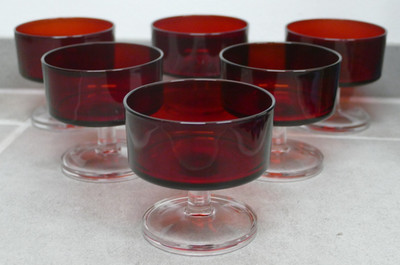 6 Stück vintage Gläser Sektschalen von Luminarc France 70er Jahre retro