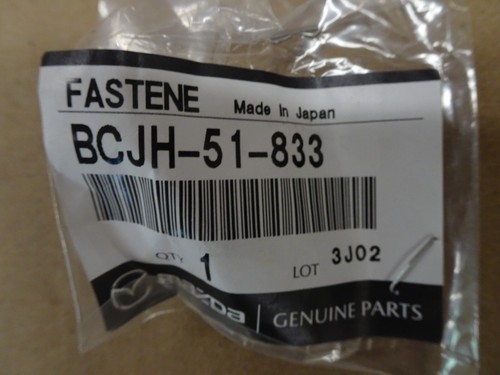 NEW OEM Genuine 2019-23 Mazda Stone Deflector Rivet BCJH-51-833 - Foto 3 di 4