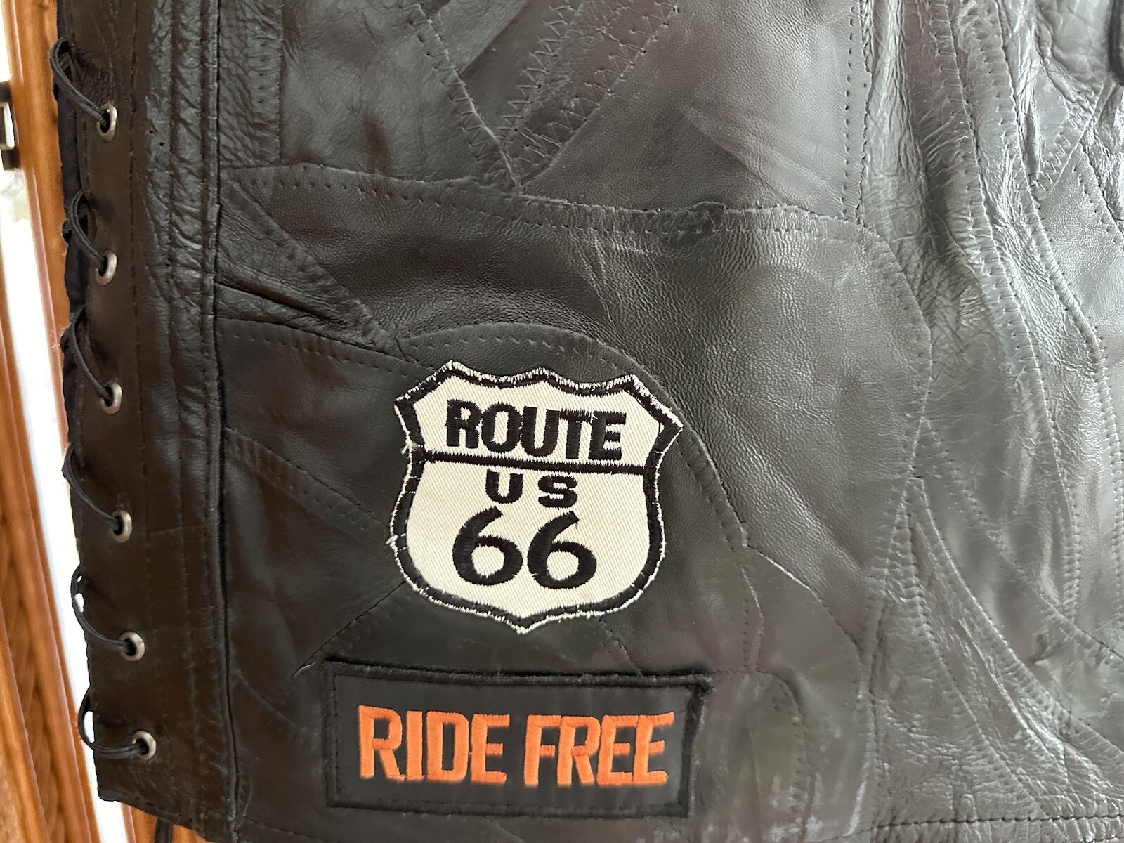 VTG Patchwork Black Leather Motorcycle Biker Vest… - image 5