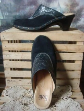 SOFFT~ BLACK SUEDE & FLORALTOOLED LEATHER RIVETS COMFORT MULES CLOGS ~SZ 7M~ EUC