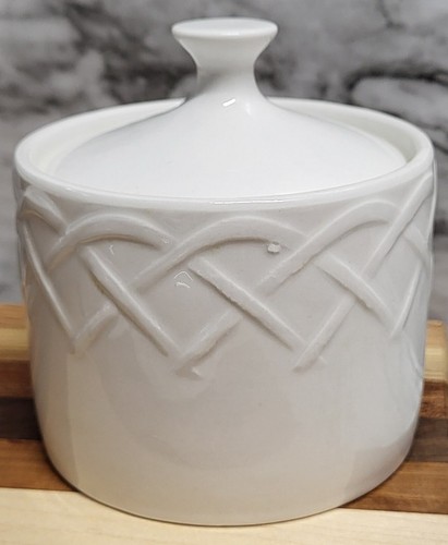 Oneida Picnic Pattern Lot White Ceramic 5pc Woven Texture Serving Bowl... - Picture 5 of 9