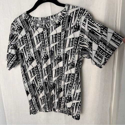 The Metropolitan Museum of Art Graphic Print Short Sleeve T-shirt Stretchy Small - Picture 9 of 13