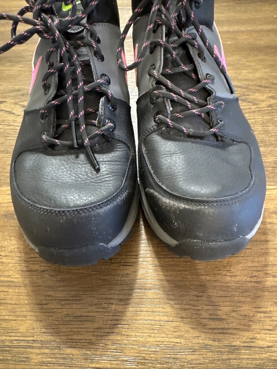 Nike Manoa Leather SE Boots Black Fuchsia Iron Grey CW7360 001 Mens Size 10 Nike Manoa Leather SE Boots Black Fuchsia Iron Grey CW7360  main image 3