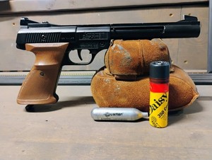 Vintage 1970s Crosman 1600 Powermatic BB  Pistol In Amazing Condition, New Seals