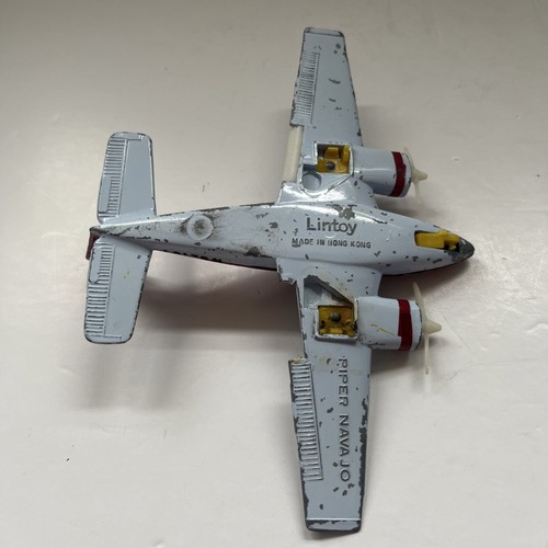 Vtg Lintoy Piper Navajo Airplane Aircraft Diecast Planes x 2 Hong Kong Repair - Picture 6 of 11