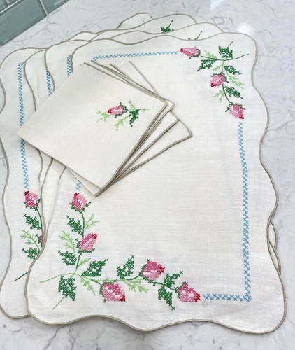 VTG Linen Placemats & Napkins Cross Stitched Pink Rosebuds Granny Core ~ 4 Each