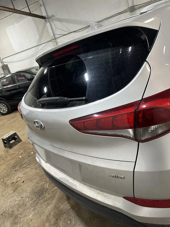 16 17 18 HYUNDAI TUCSON Trunk/decklid/hatch/tailgate - Image 3 of 4