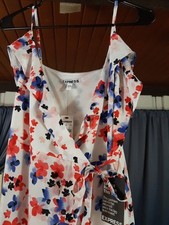 Express Women's Maxi Dress Wrap style size 6 floral print NWT White Red And Blue