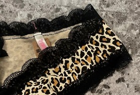 NWT VICTORIA'S SECRET PINK LEOPARD CHEETAH LOGO BLACK LACE CHEEKSTER PANTIES