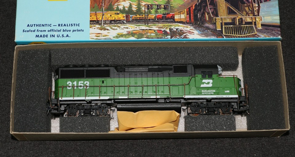 LE3625 ATHEARN 4586 locomotive train Ho diesel GP50 phase II