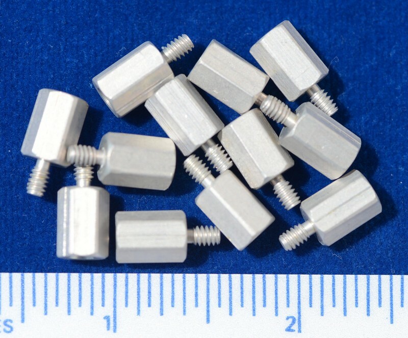 8401-440-AL 1/4" Hex male-female standoff L=3/8" 4-40 (x100)