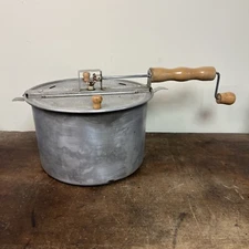 Wabash Valley Farms The Genuine Whirley-Pop 6 Qt Popcorn Popper with Metal Gears