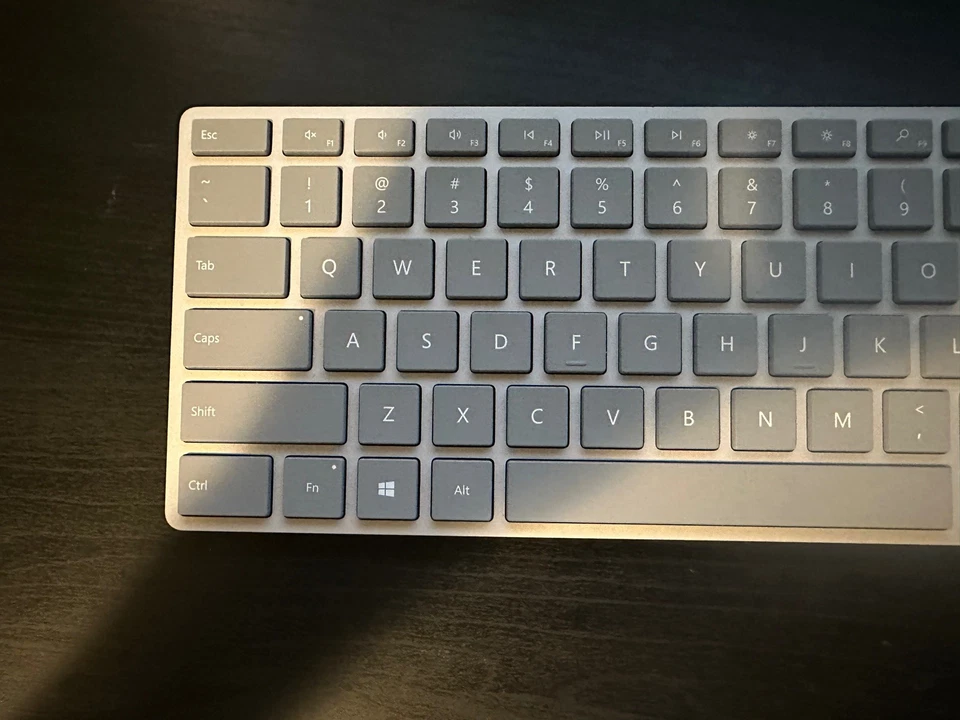 Microsoft - Surface Keyboard (2nd Edition) - Full-size Wireless - Silver - Image 2 of 4