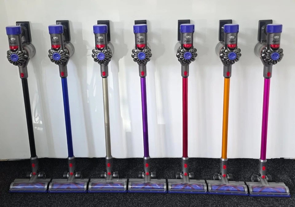 Reconditioned Dyson V8 Cordless handheld vacuum cleaner + New Floor Head - Image 2 of 4